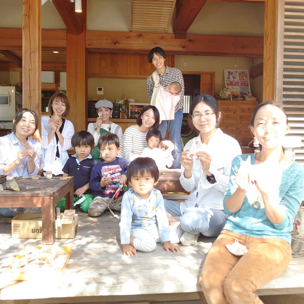 ママ達の作る木の小物